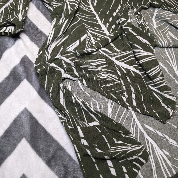 Zac & Rachel | Tropical Island Print Resort Button Up Hawaiian Blouse Size Large - Picture 3 of 7